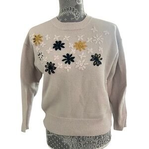 En Crème Light Pink Embroidered Flowers Long Sleeve Crew Neck Sweater Size Small